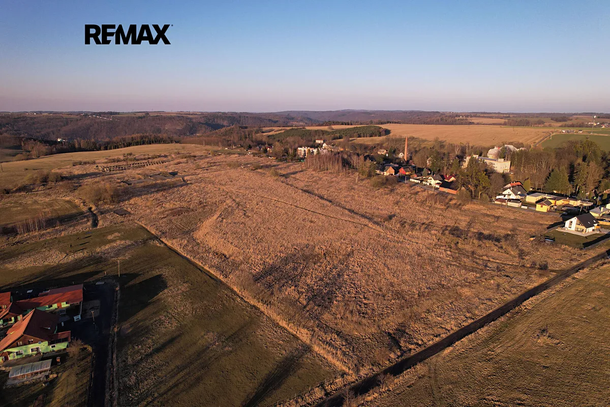 Prodej komerčního pozemku 49631 m²